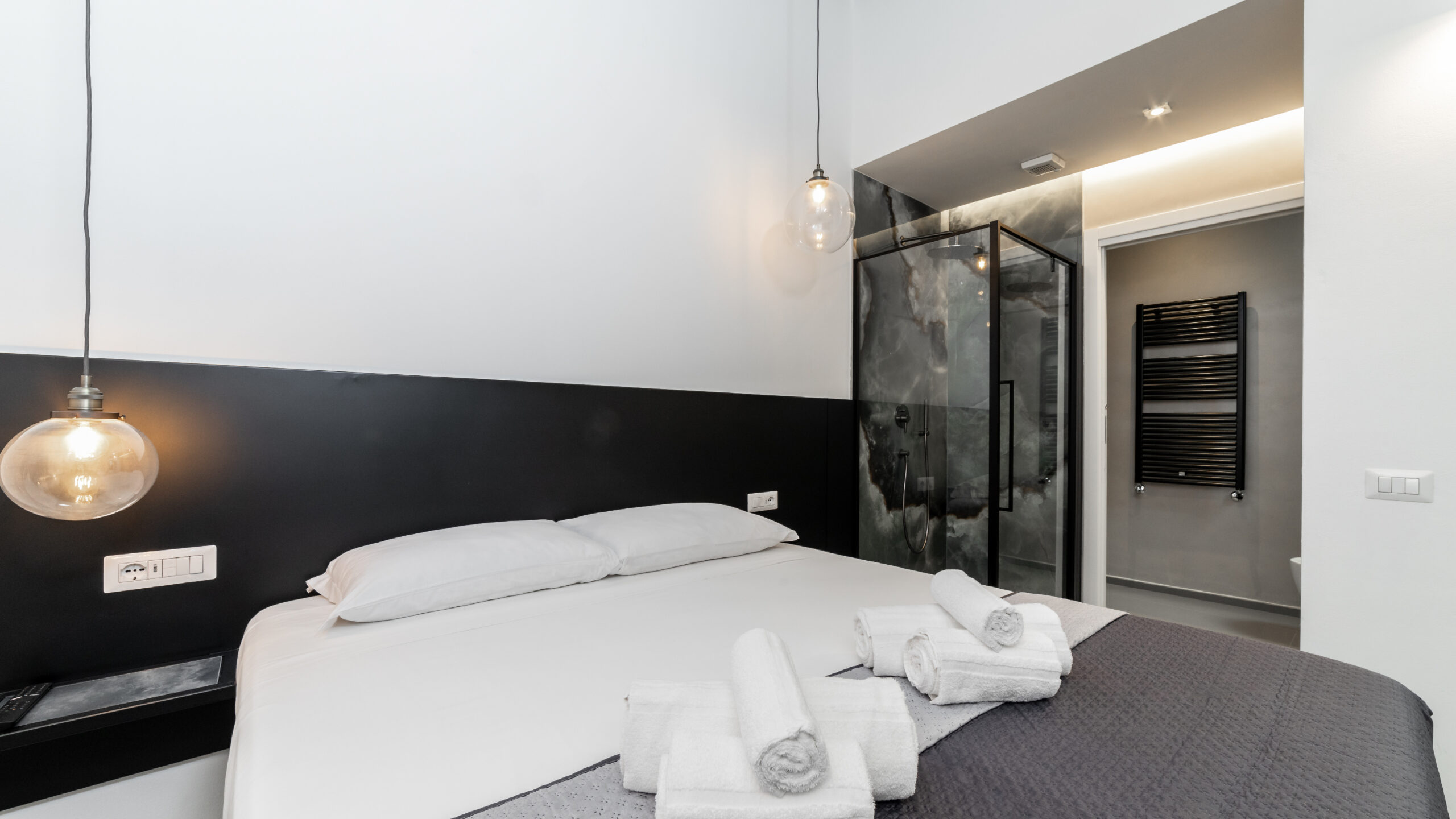 Poetto's heART - Luxury Rooms in Cagliari - Casa vacanze - Affittacamere - via Procida 5, 09128 Cagliari - info@poettosheart.it +39 3458851919