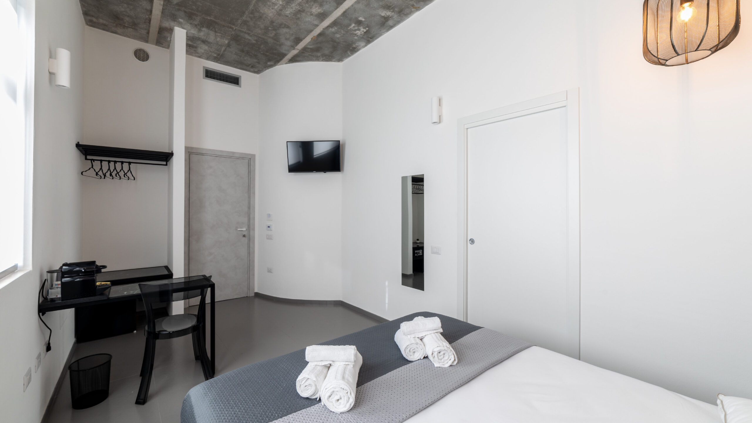 Poetto's heART - Luxury Rooms in Cagliari - Casa vacanze - Affittacamere - via Procida 5, 09128 Cagliari - info@poettosheart.it +39 3458851919
