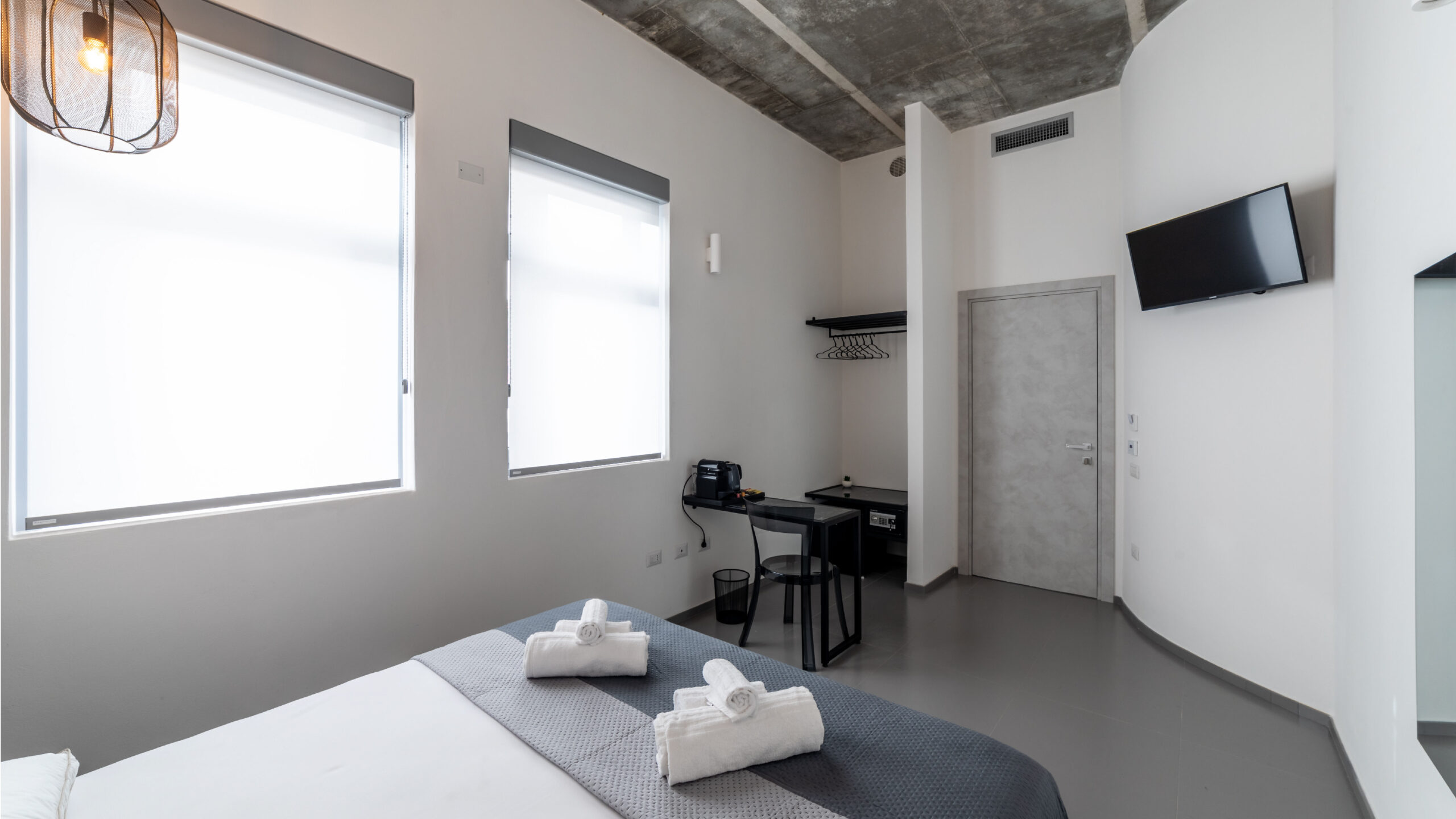 Poetto's heART - Luxury Rooms in Cagliari - Casa vacanze - Affittacamere - via Procida 5, 09128 Cagliari - info@poettosheart.it +39 3458851919
