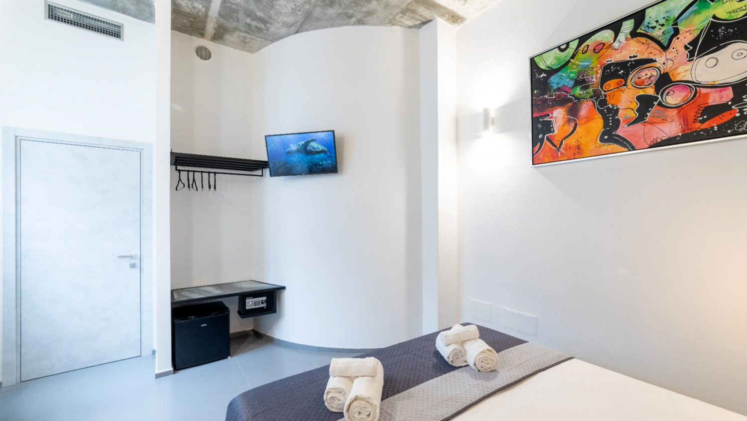 Poetto's heART - Luxury Rooms in Cagliari - Casa vacanze - Affittacamere - via Procida 5, 09128 Cagliari - info@poettosheart.it +39 3458851919